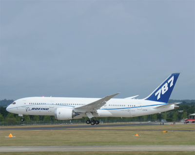 p52_new_boeing_787_arrival